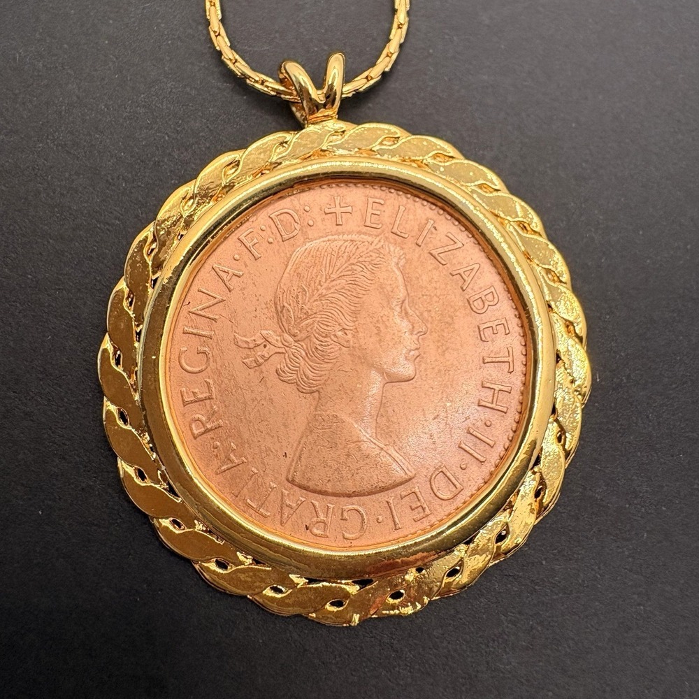 Vintage Queen Elizabeth II One Penny Coin 1967 Pendant Gold Tone Chain Necklace